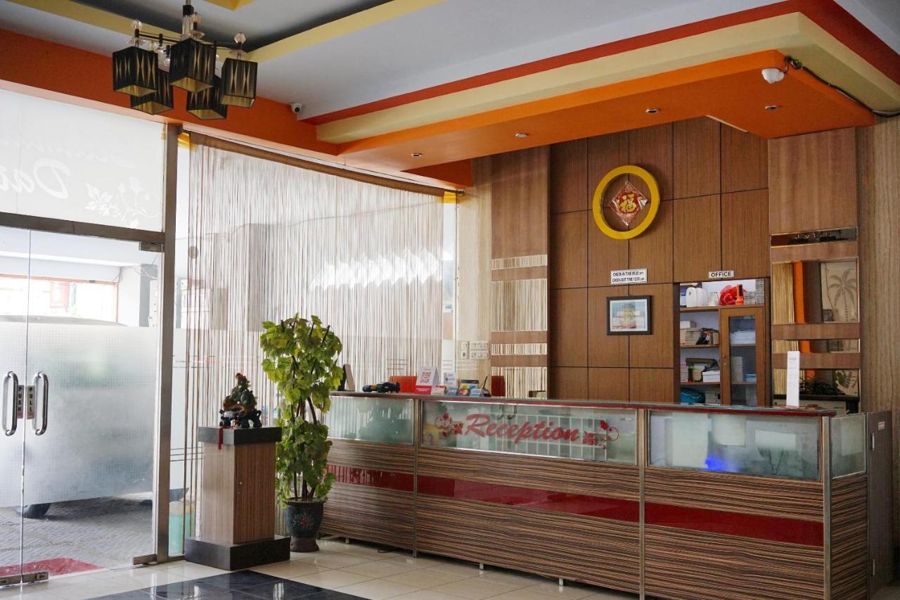 Oyo 2291 Hotel Bahagia Макасар Экстерьер фото
