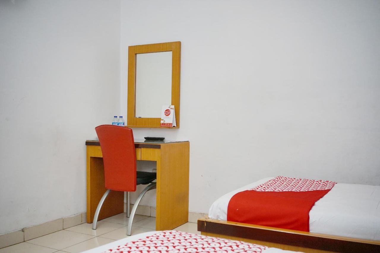 Oyo 2291 Hotel Bahagia Макасар Экстерьер фото