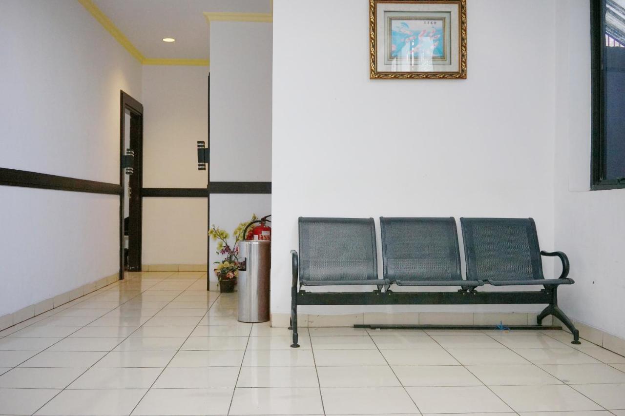 Oyo 2291 Hotel Bahagia Макасар Экстерьер фото