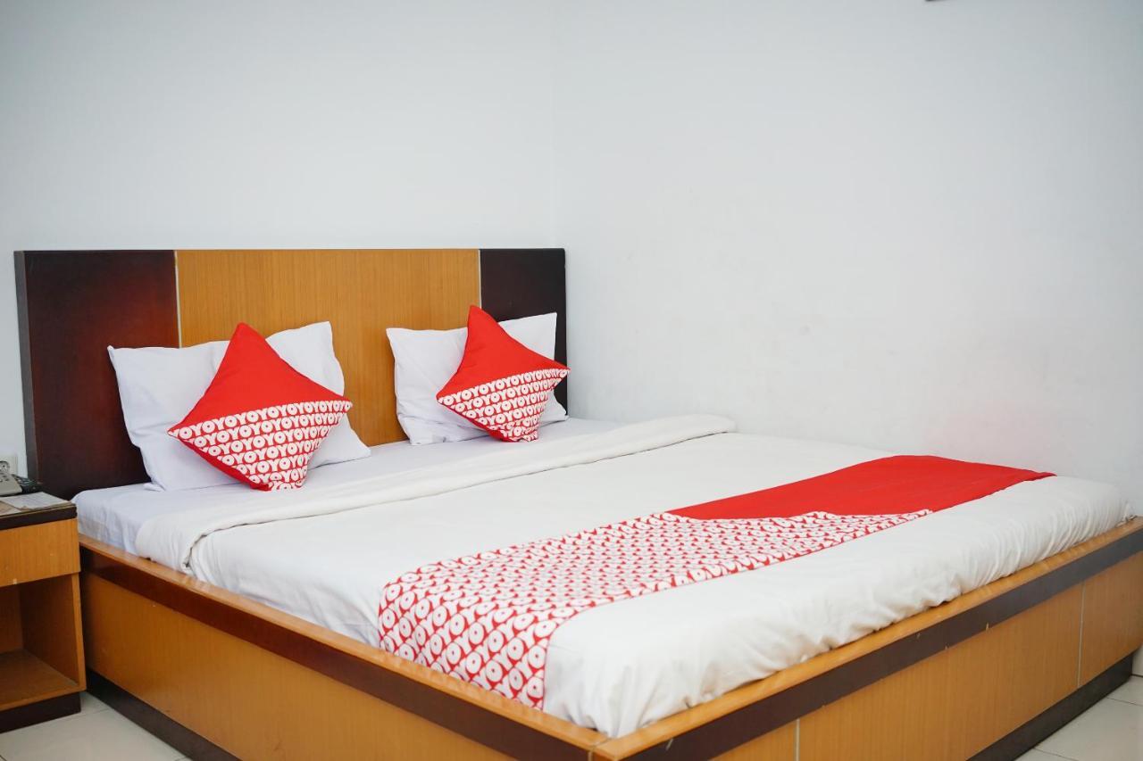 Oyo 2291 Hotel Bahagia Макасар Экстерьер фото