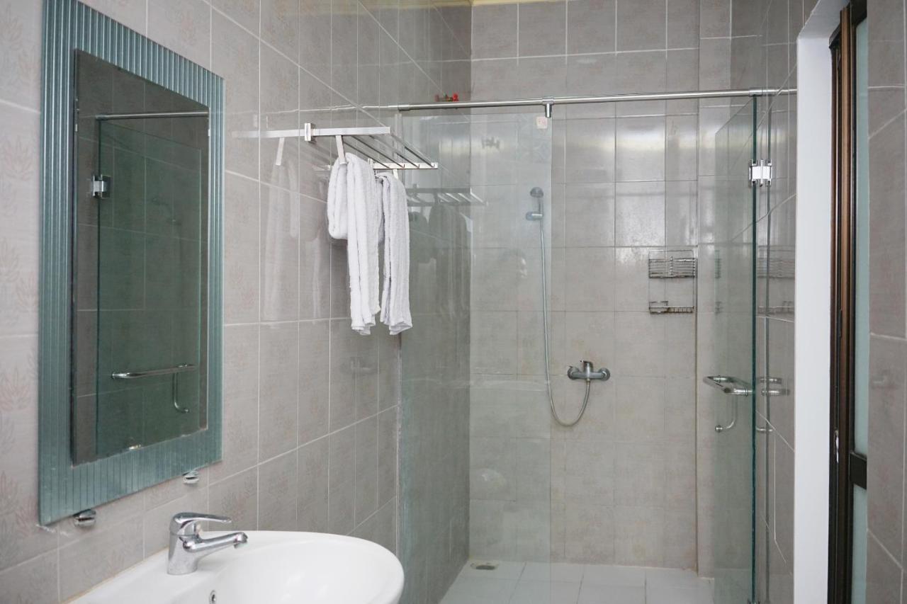 Oyo 2291 Hotel Bahagia Макасар Экстерьер фото
